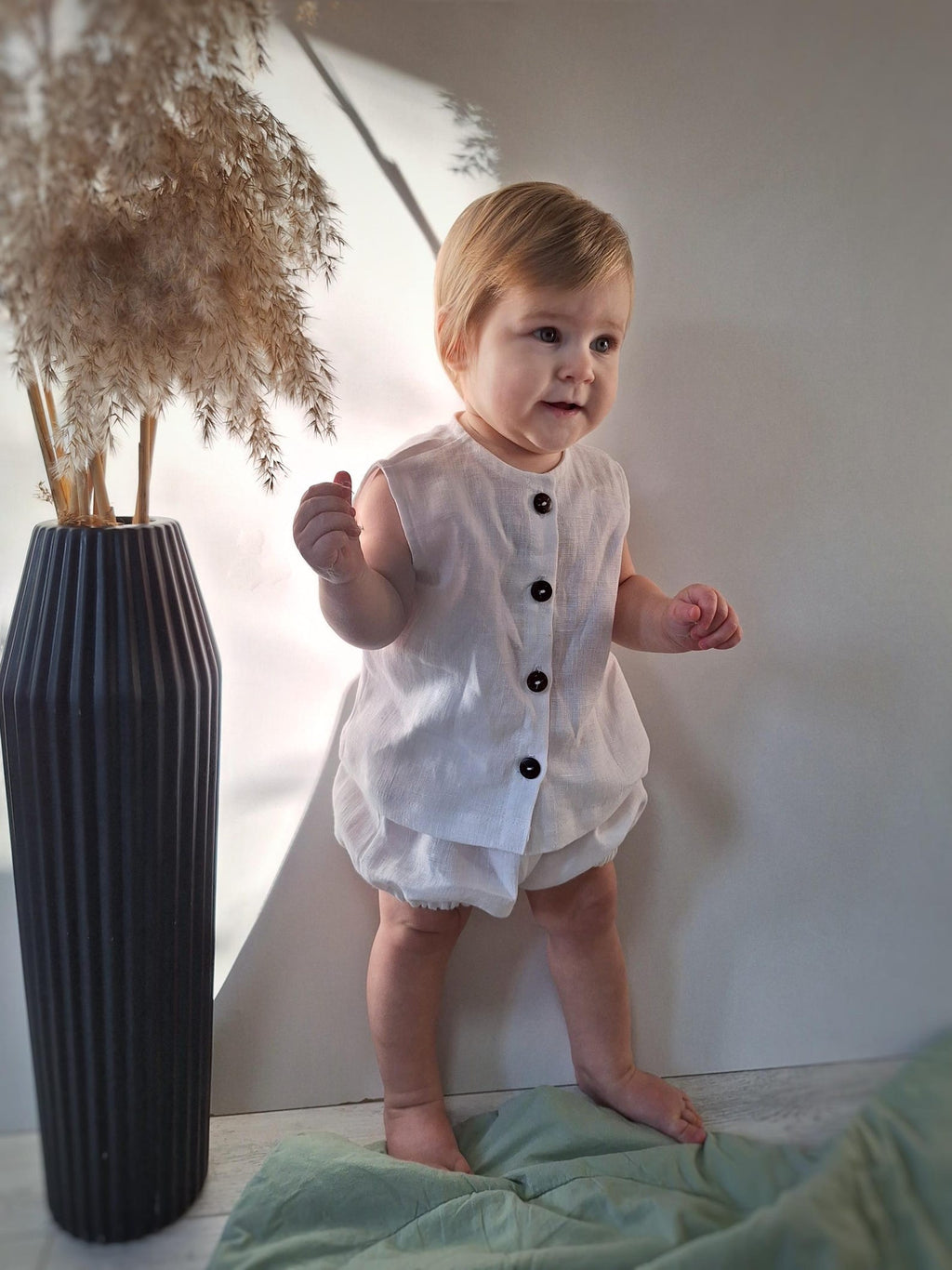 Lullowear® Handgefertigtes Baby- & Kleinkind-Set aus Naturleinen mit Ärmellosem Top und Bloomer-Hose